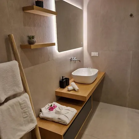 מלון Delfino Blu Wellness Boutique 4*