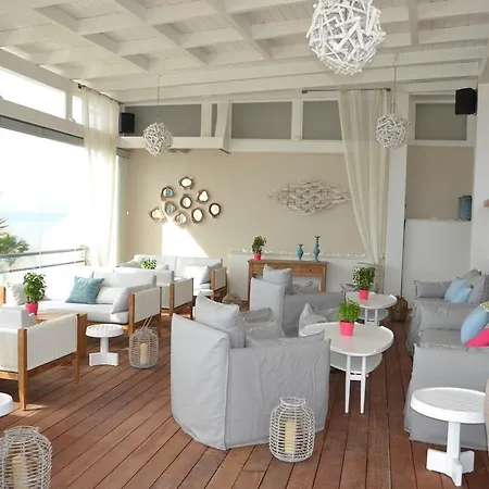 Delfino Blu Wellness Boutique מלון איוס סטפנוס